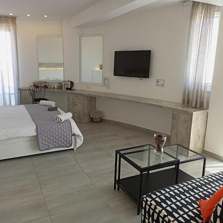 White 11 Apart otel Larnaca Dış mekan fotoğraf