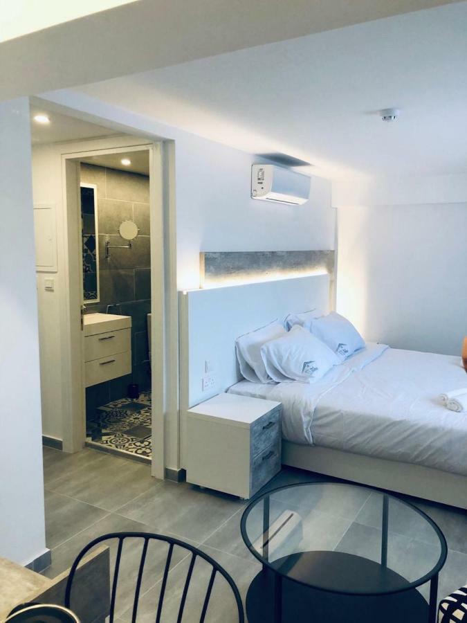 White 11 Apart otel Larnaca Dış mekan fotoğraf